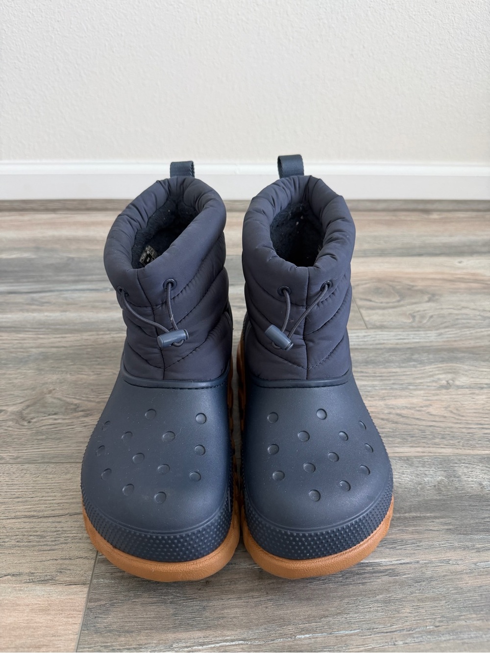 The Crocs Duet Max II Boot women’s size 8 - Picture 3 of 7